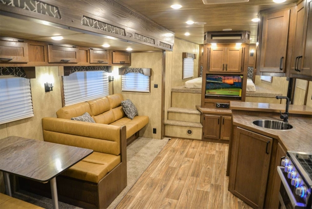 Living Quarters in IN8X18CE Infinity Edition Horse Trailers | Lakota Trailers