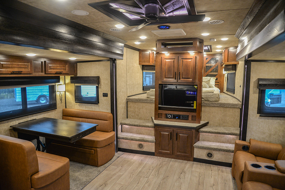 2019 Lakota Bighorn Interior