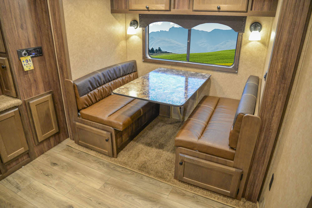 Dinette in C8X18BB Charger Edition Horse Trailer | Lakota Trailers