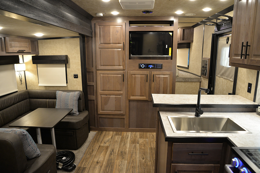 2020 Lakota Bighorn Interior