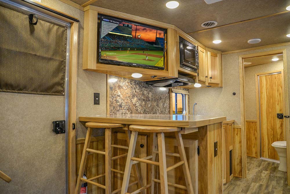 Bar in C8X15SRB9S Charger Edition Horse Trailer | Lakota Trailers
