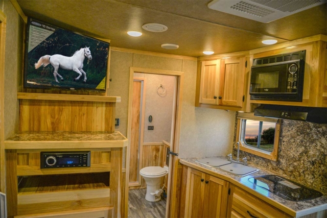Living Quarters in LE8X11SR Charger Edition Horse Trailer | Lakota Trailers