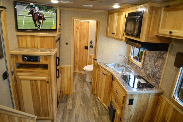 Living Quarters in C8X11SR Charger Edition Horse Trailer | Lakota Trailers
