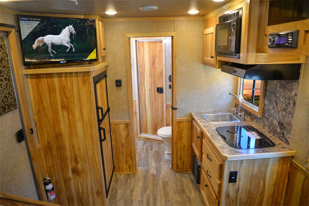 Living Quarters in C8X9SR Charger Edition Horse Trailer | Lakota Trailers